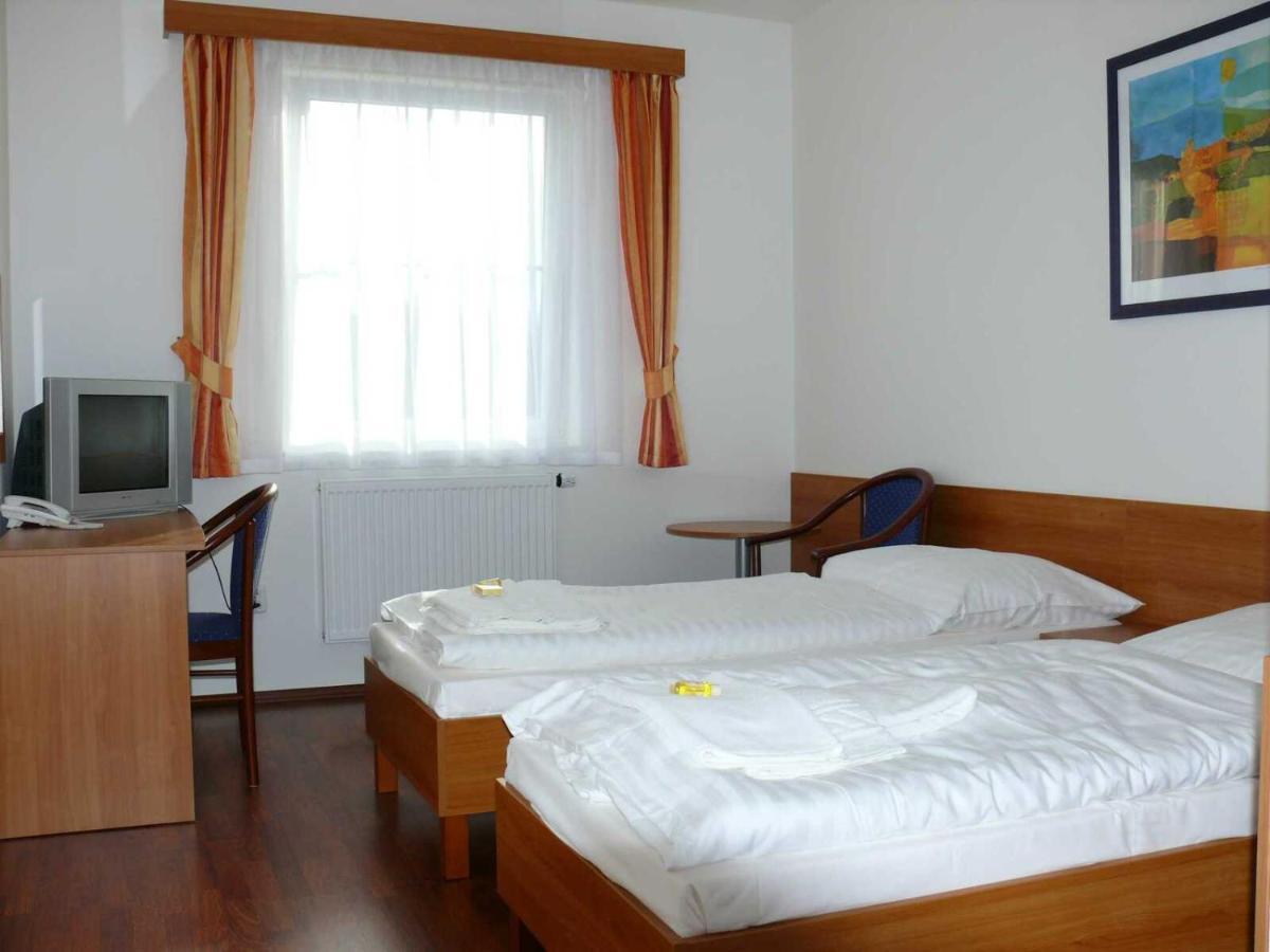 Hasicsky Hotel Přibyslav Екстериор снимка