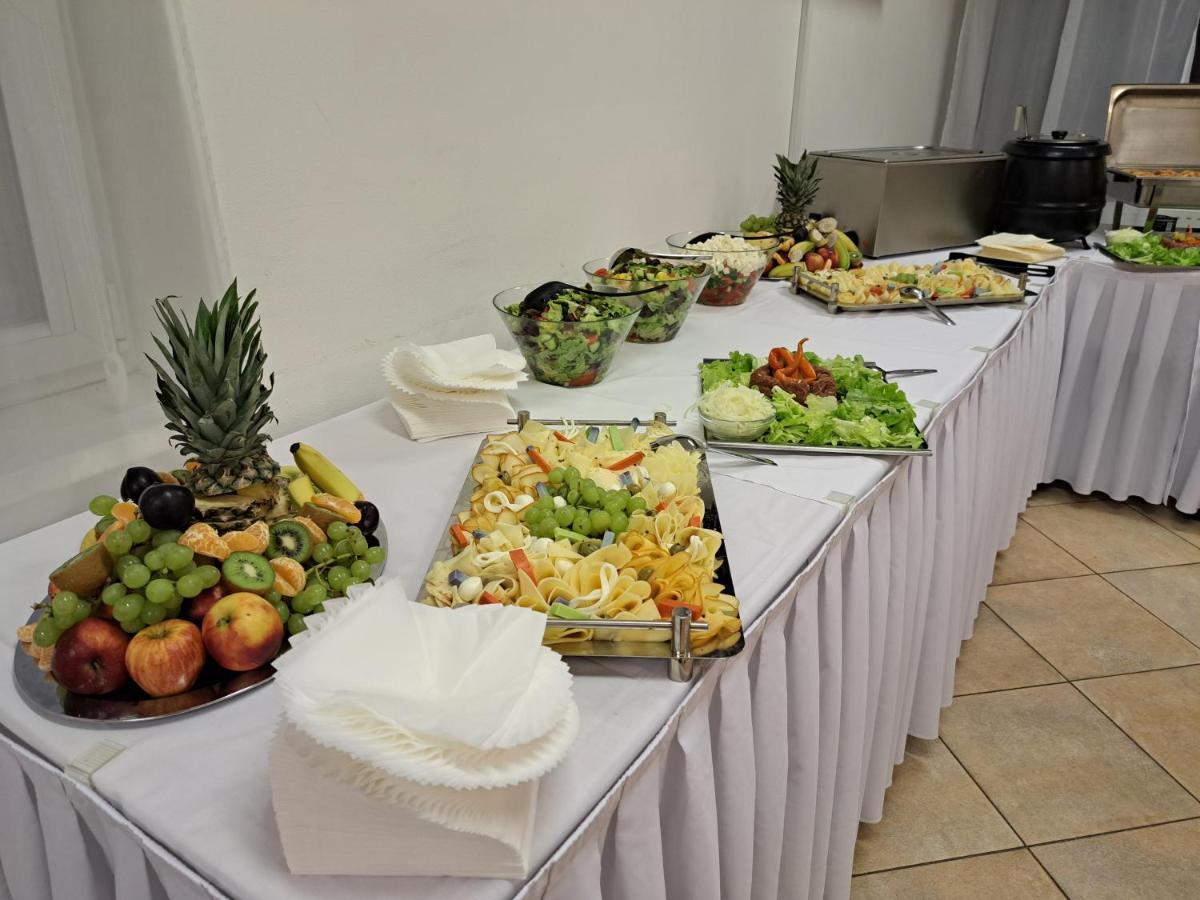 Hasicsky Hotel Přibyslav Екстериор снимка