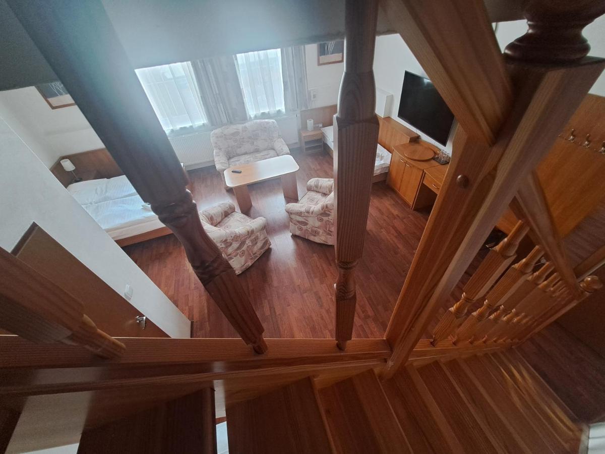Hasicsky Hotel Přibyslav Екстериор снимка