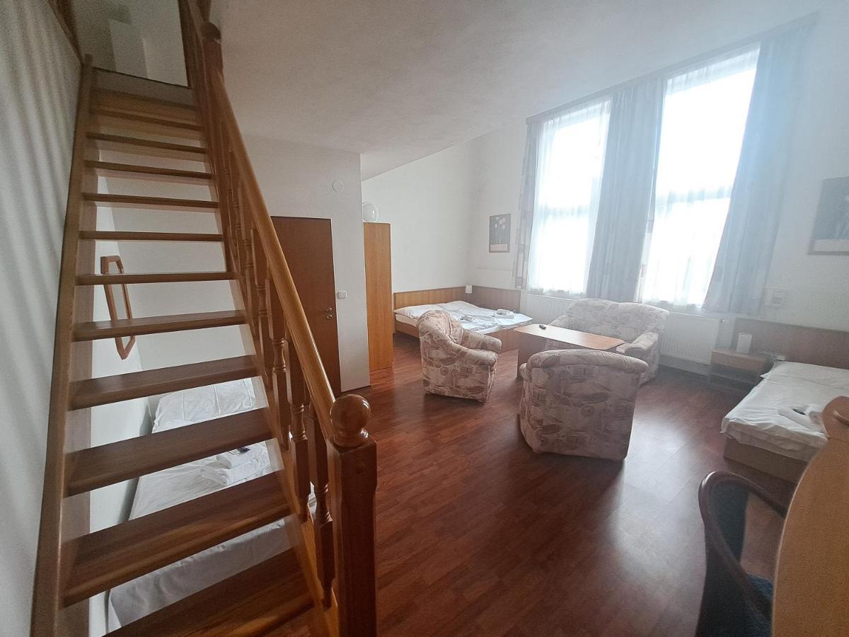 Hasicsky Hotel Přibyslav Екстериор снимка