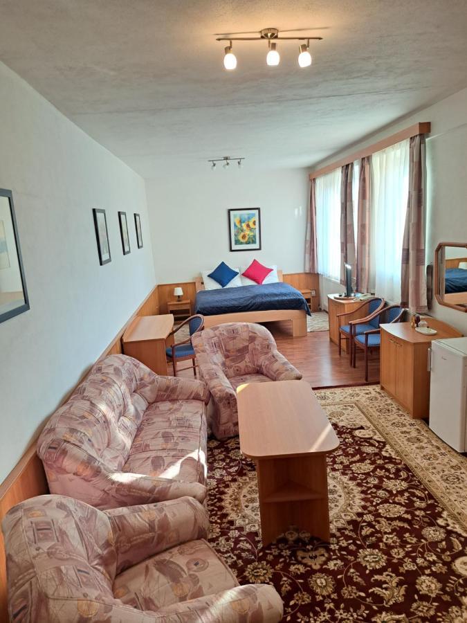 Hasicsky Hotel Přibyslav Екстериор снимка