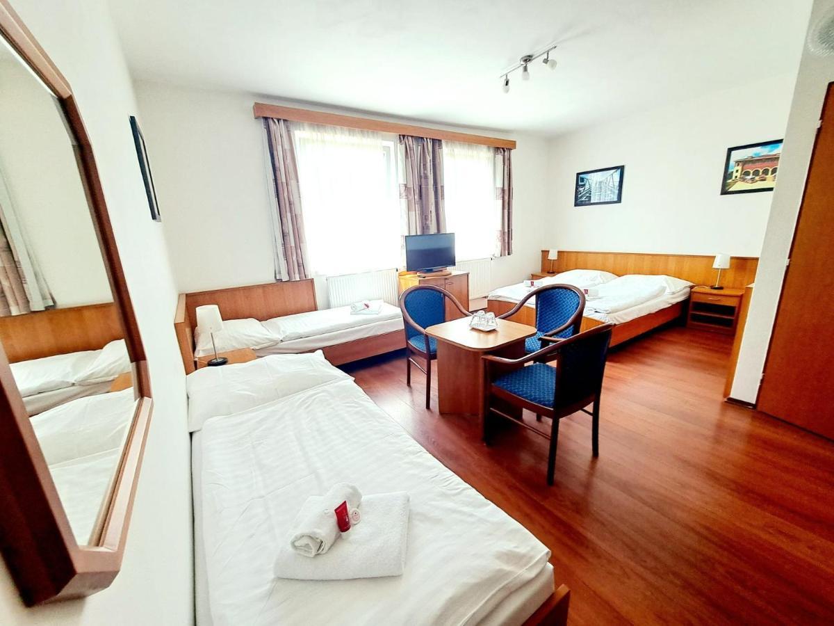 Hasicsky Hotel Přibyslav Екстериор снимка