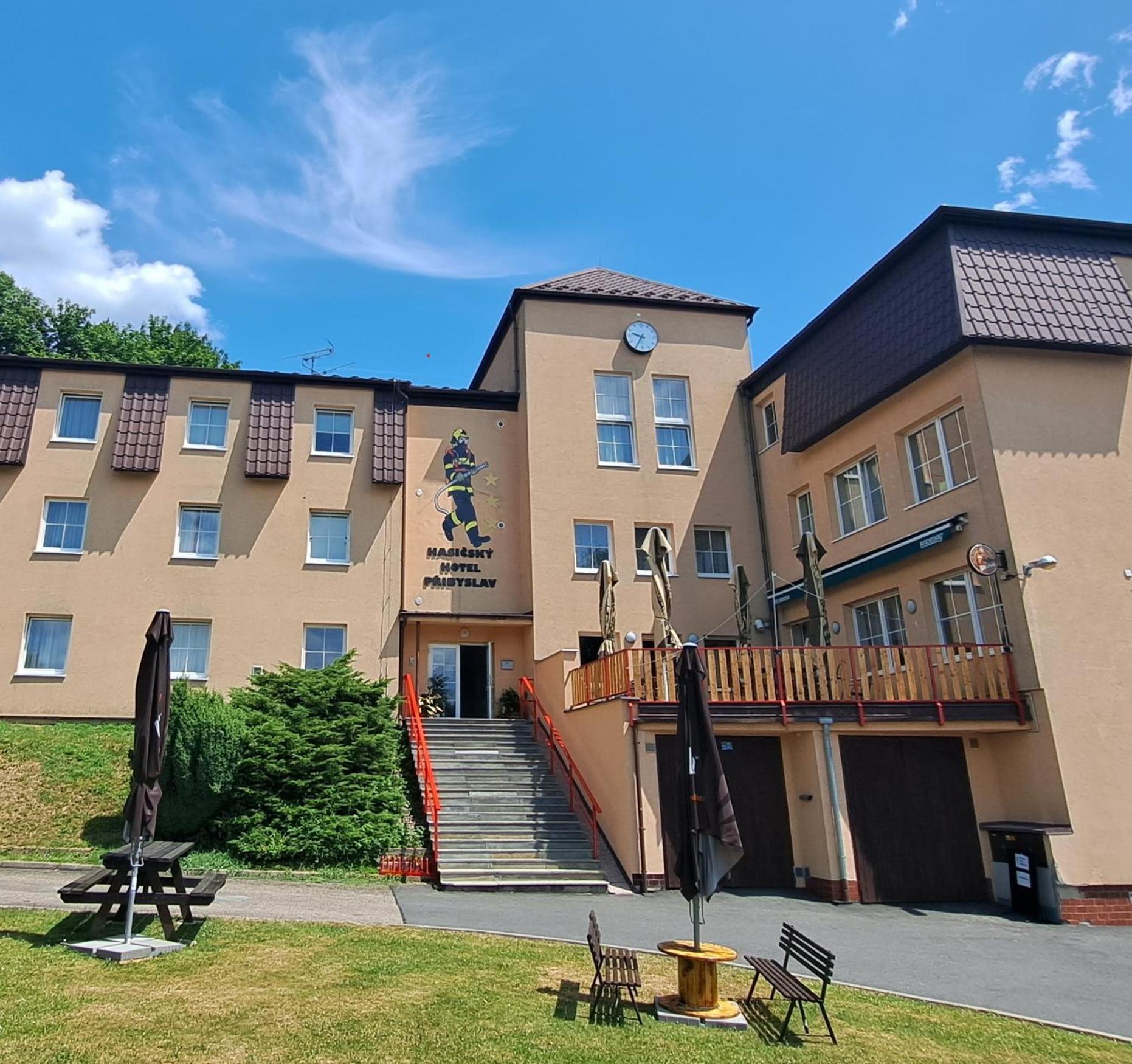 Hasicsky Hotel Přibyslav Екстериор снимка